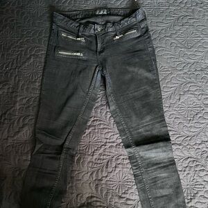 Kill City Zipper Embellished Skinny Jeans